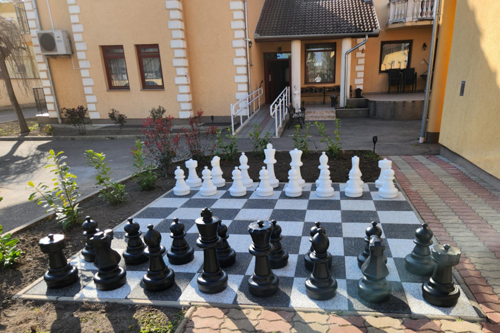 udvar2